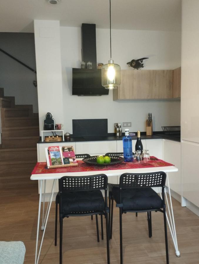 Atico Aire De Triana Appartement Sevilla Buitenkant foto