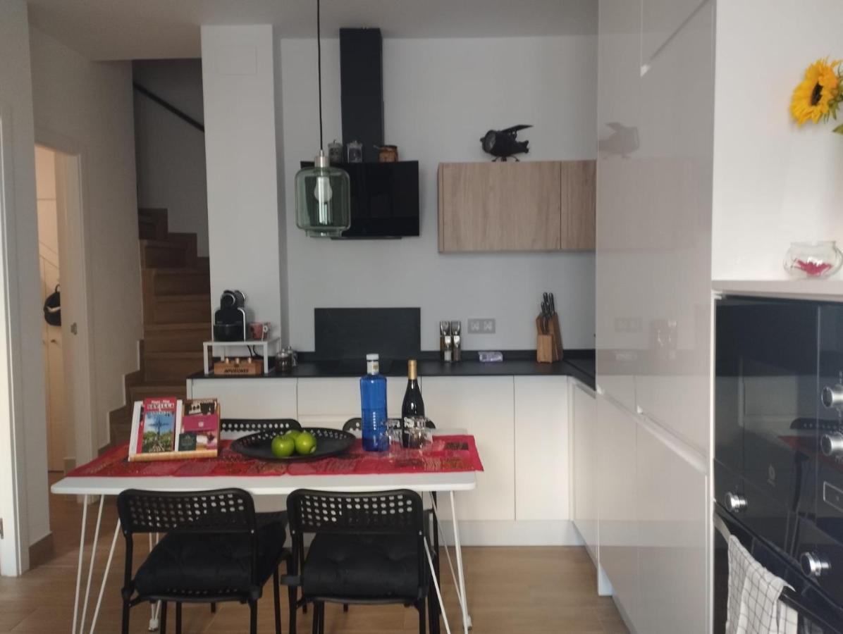 Atico Aire De Triana Appartement Sevilla Buitenkant foto