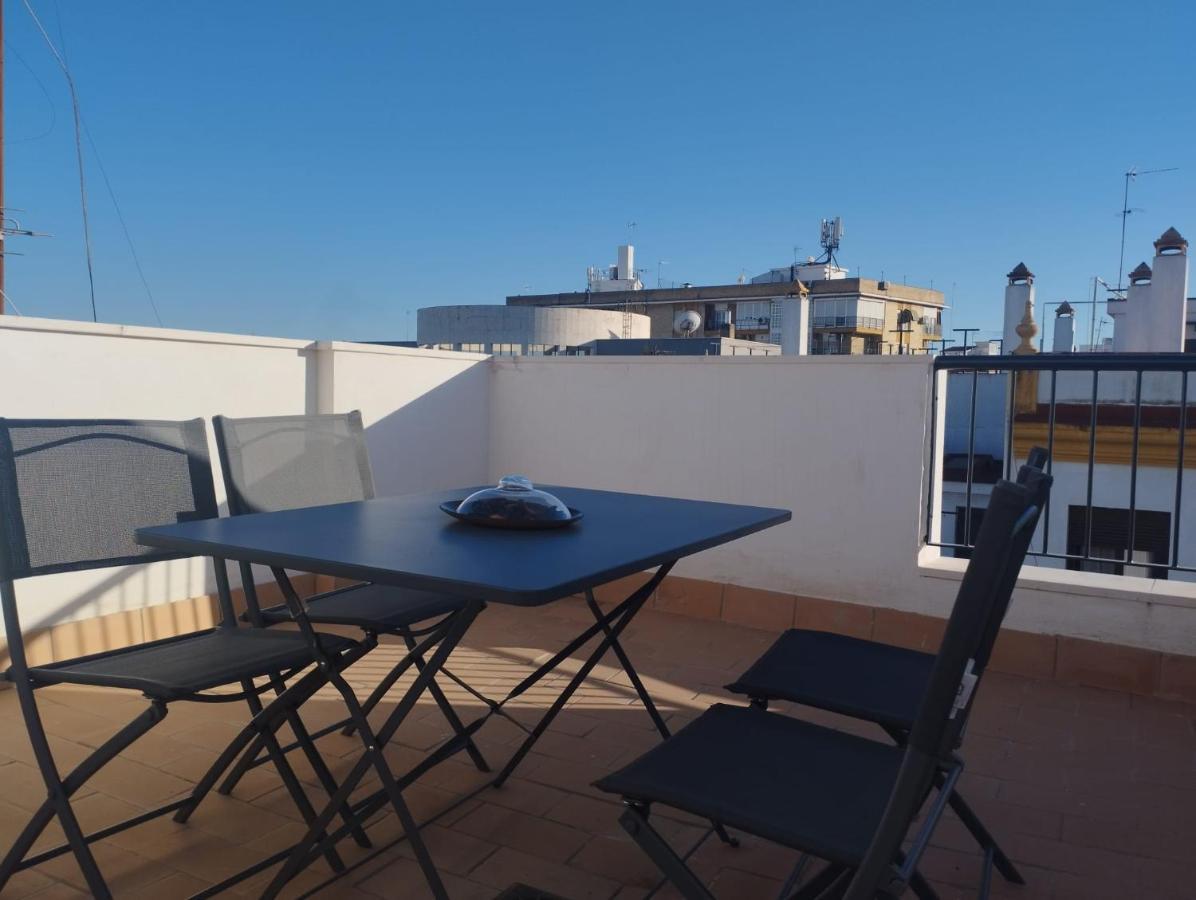 Atico Aire De Triana Appartement Sevilla Buitenkant foto