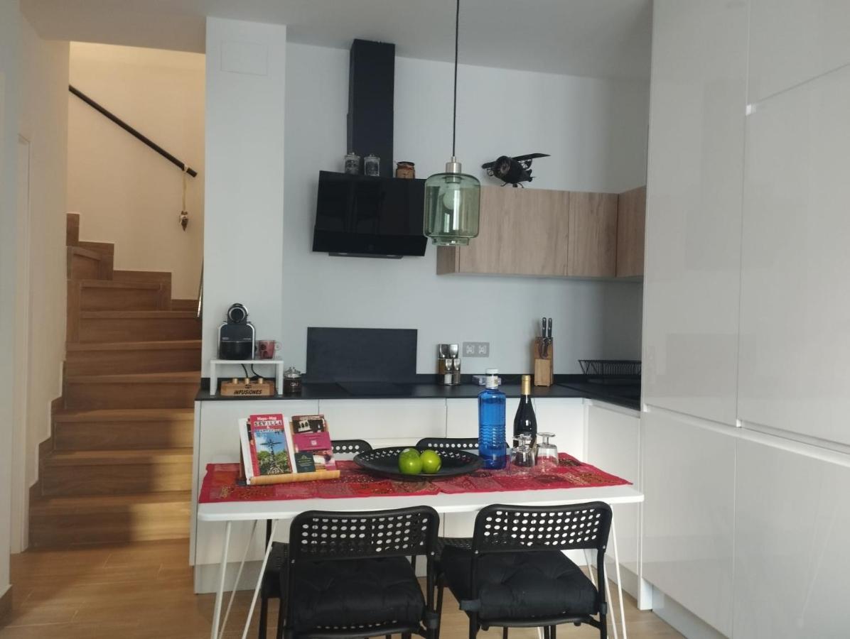 Atico Aire De Triana Appartement Sevilla Buitenkant foto